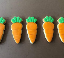 Load image into Gallery viewer, 4" Carrot Cookie Cutter