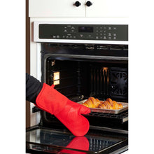 Load image into Gallery viewer, King Arthur Baking Company Oven Mitt