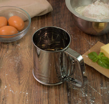 Load image into Gallery viewer, Mrs. Anderson's Baking Squeeze Sifter, 5 Cup