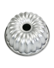 Load image into Gallery viewer, USA Pan 1906CP SCALLOPED TUBE CAKE PAN