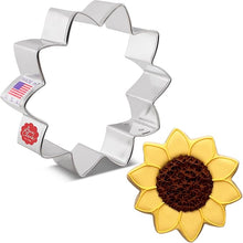 Load image into Gallery viewer, 3.5&quot; Sunflower Cookie Cutter
