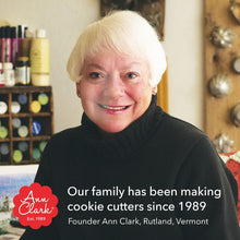 Load image into Gallery viewer, 4.25&quot; Oak Leaf Cookie Cutter
