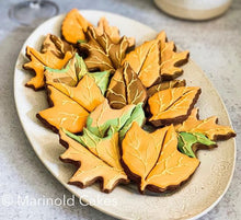 Load image into Gallery viewer, OAK LEAF COOKIE CUTTER (3.5″)
