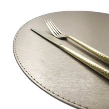 Load image into Gallery viewer, Placemat Classic Gold Round (15 in)
