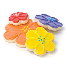 Load image into Gallery viewer, 3.8&quot; Scalloped Edge Cookie Cutter
