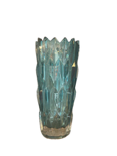 Load image into Gallery viewer, Fascet Crystal Vase
