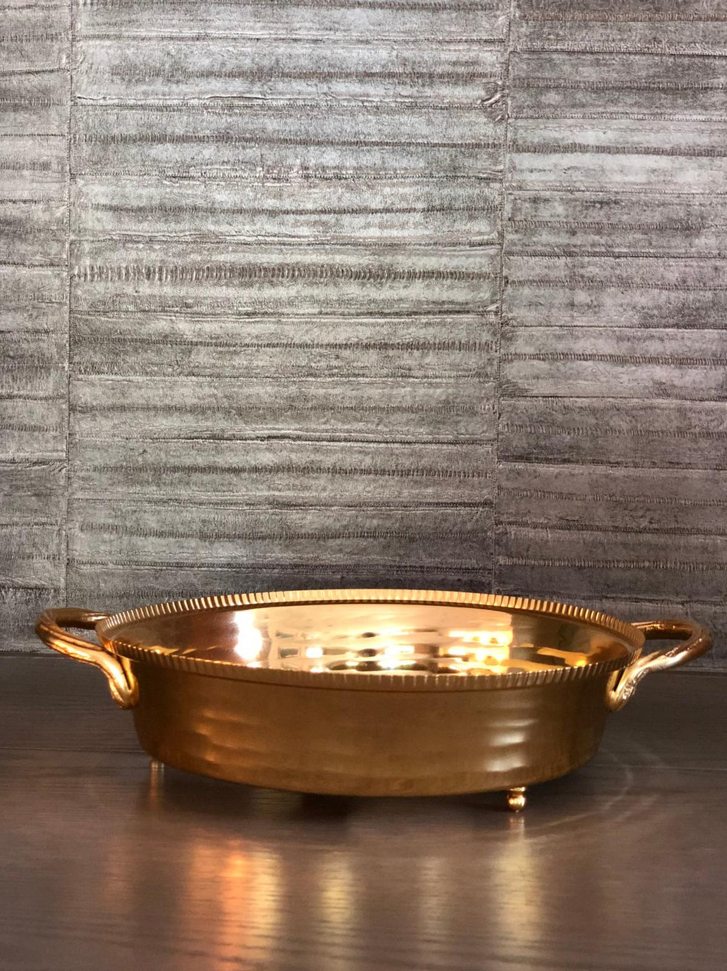 Hammered Round Pan Holder Gold