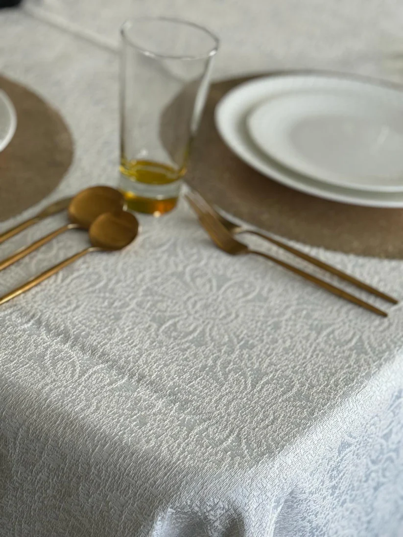 3157 Caribe Tablecloth
