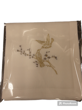 Load image into Gallery viewer, NAP-2Brd Napkin Set4 With Silver Flowers
