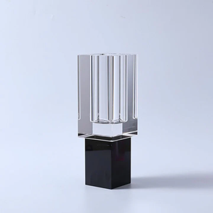 VCV4980 Crystal Square Vase with Colored Base
